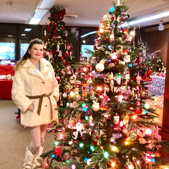 Meet your Posher, Carolyn - Picture 1 of 3